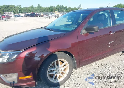 2012 Ford Fusion S z USA, uszkodzony, nr VIN 3FAHP0GA2CR148223